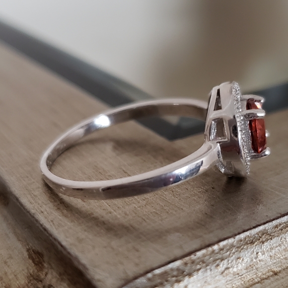 Silver Garnet Ring 🧡💍 - Picture 4 of 7